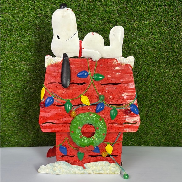 Peanuts Other - 2011 Metal Peanuts Snoopy Color Changing Lighted Christmas Holiday Decor